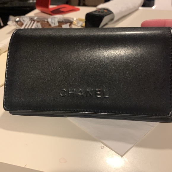 Chanel sunglasses magnetic case - Picture 2 of 9